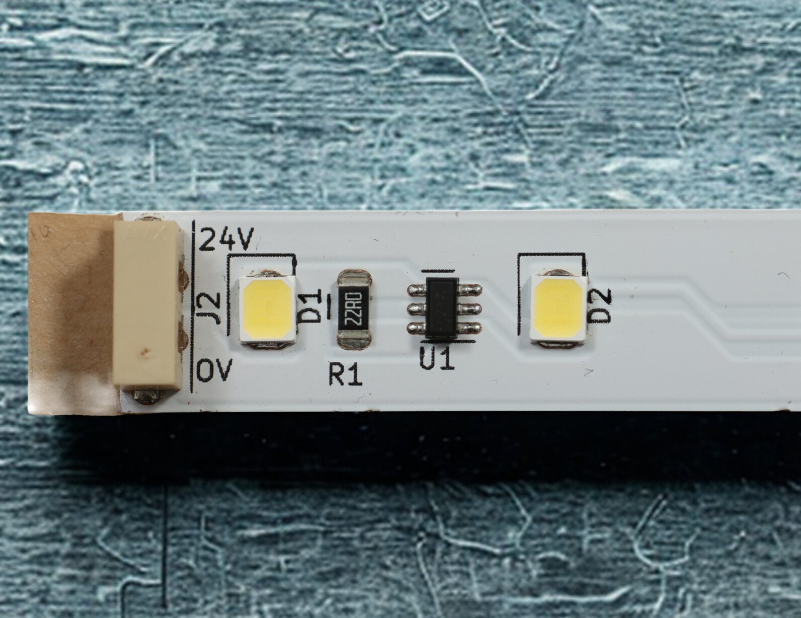Connecta LED - Infineon Constant Current IC